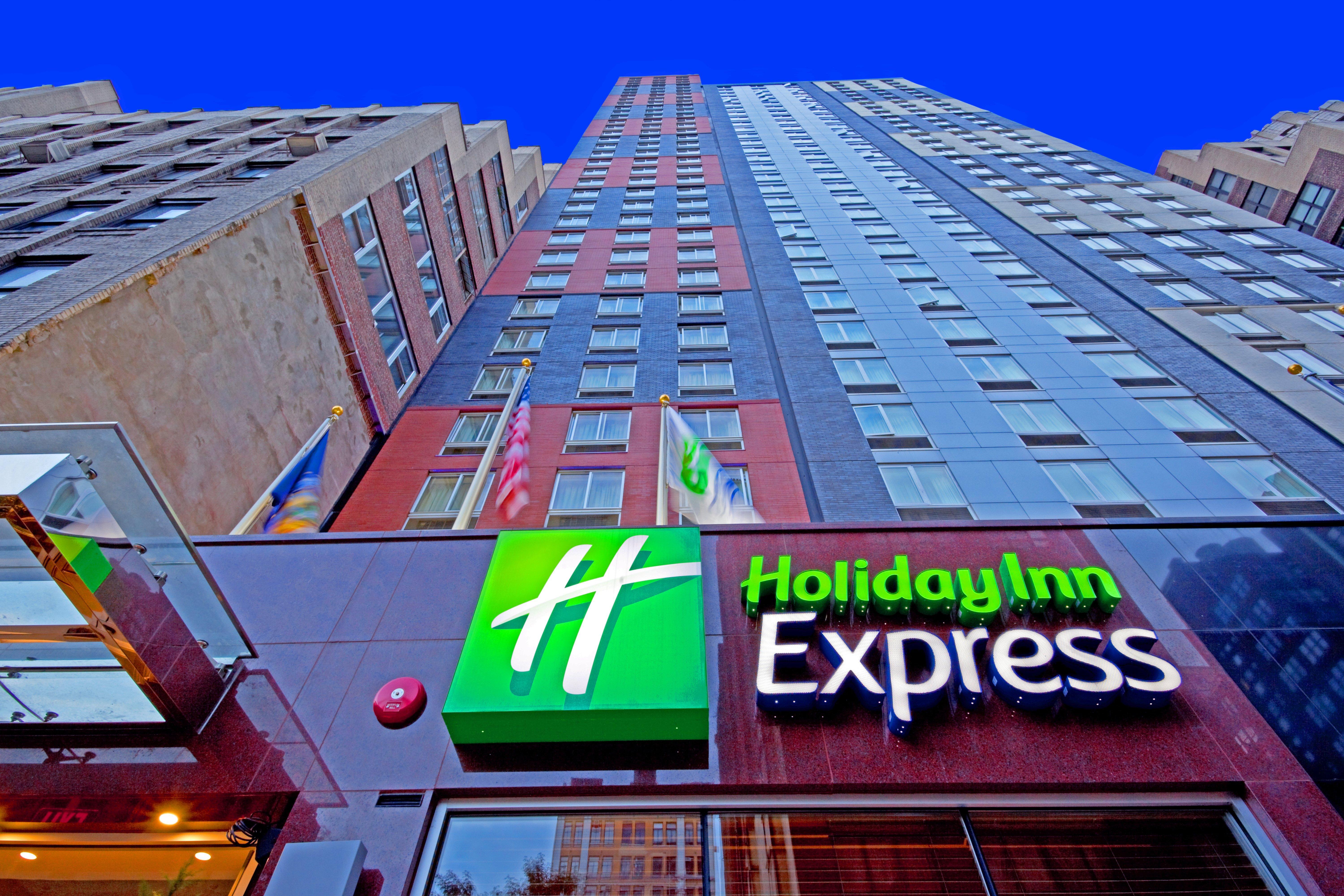 ホテル ホリデイ イン エクスプレス - タイムズ スクエア ニューヨーク エクステリア 写真